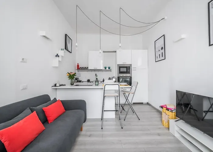 Minimal Chic Home - Isola Garibaldi